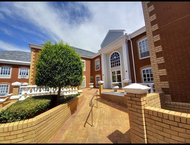 784M² OFFICE TO LET IN BRYANSTON